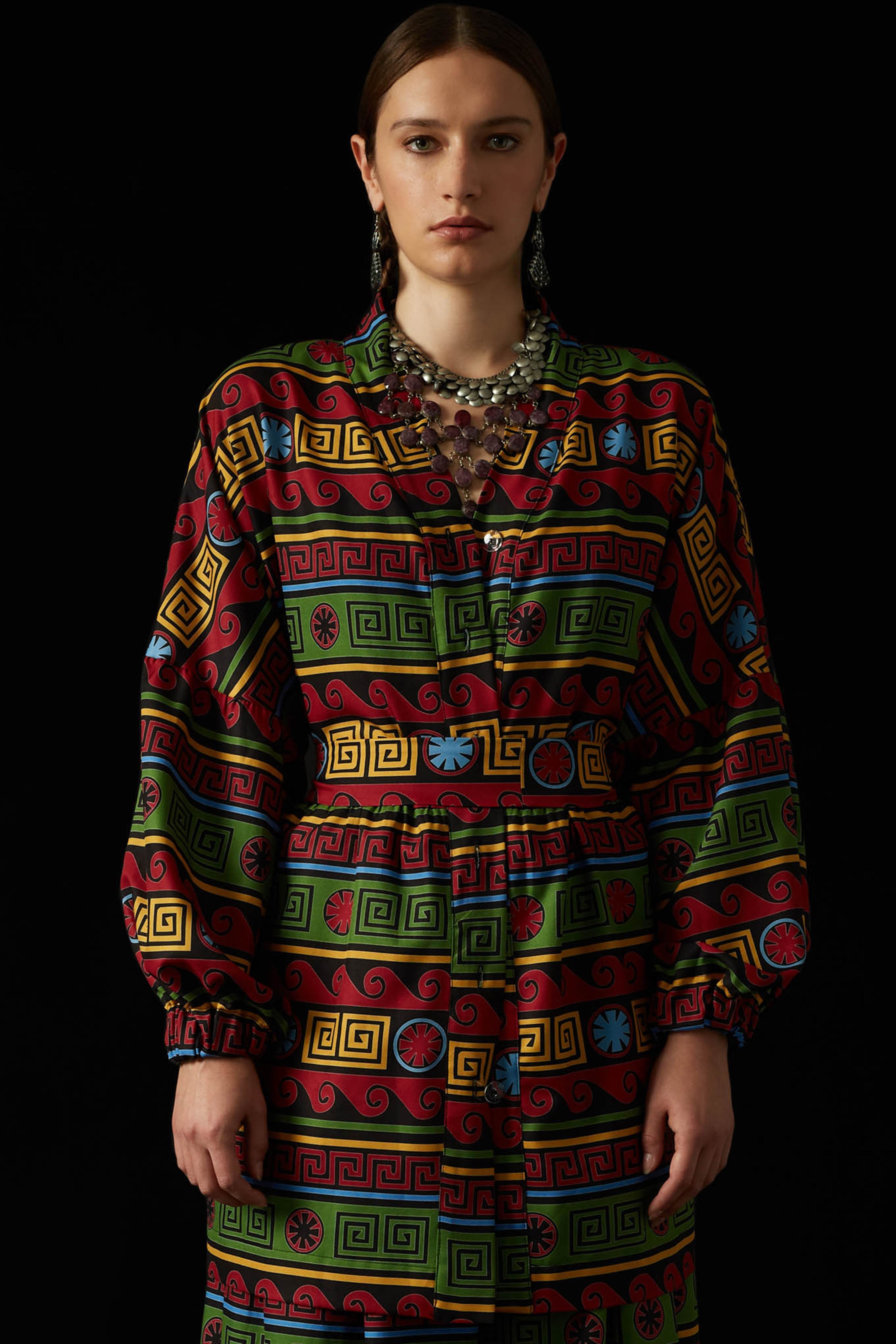 KION KIMONO (Motiva Black)