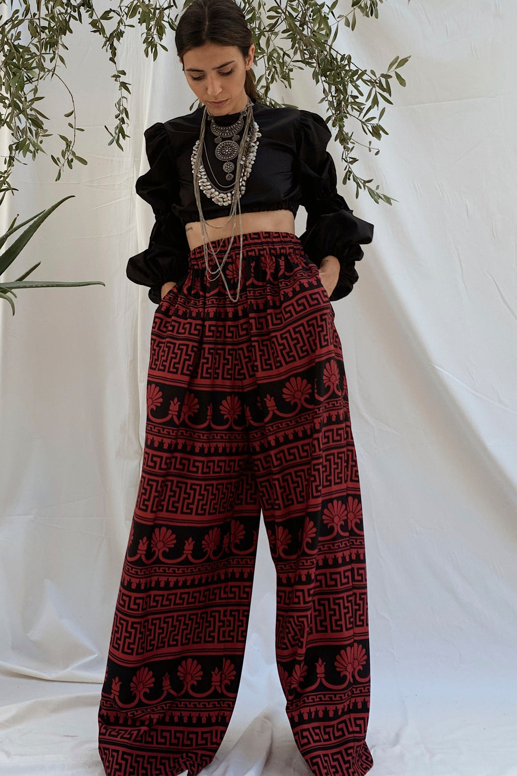 AMFOREAS Crop Top