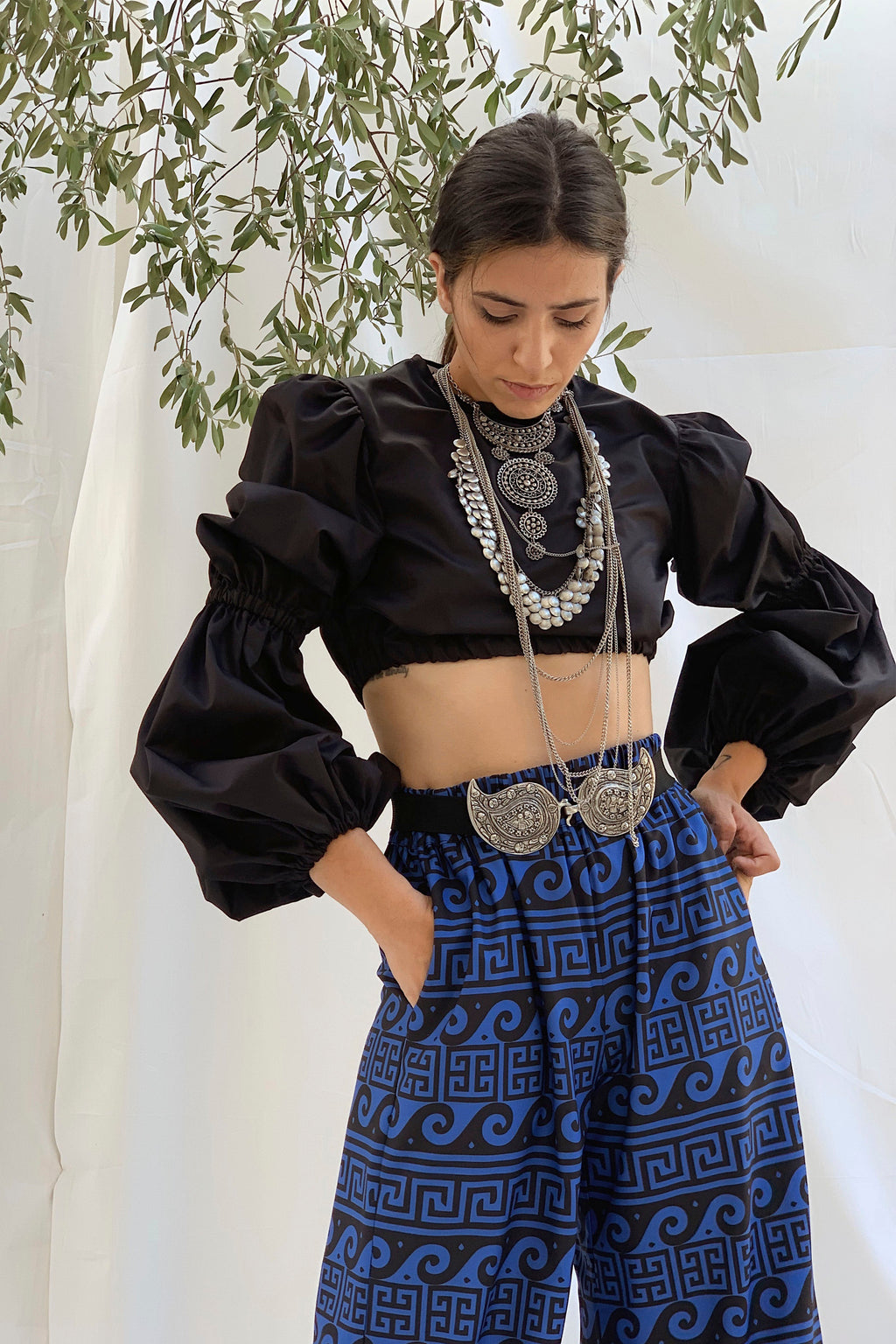 AMFOREAS Crop Top