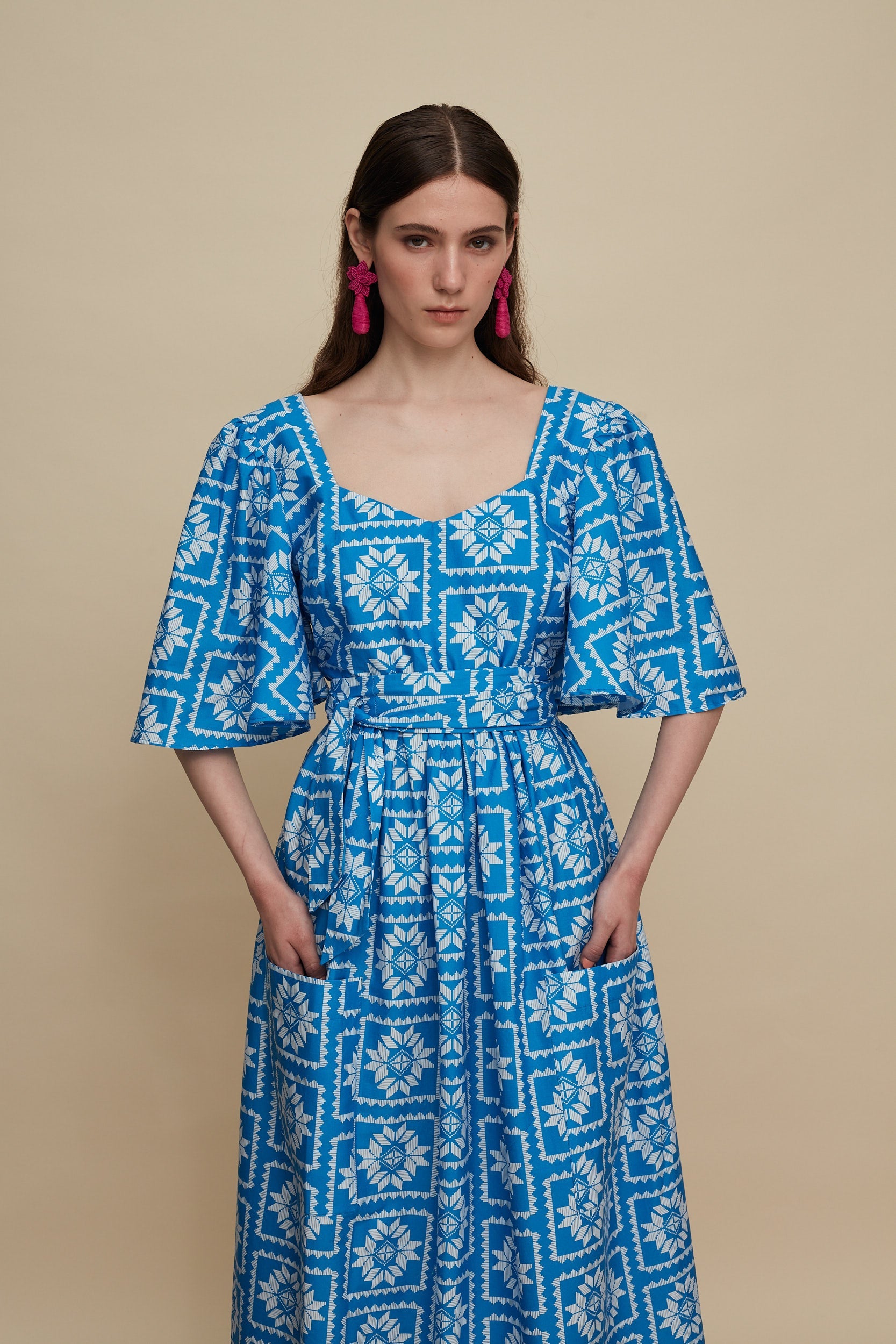 VATOLAKOS MAXI DRESS (VOURIA WHITE/BLUE PRINT)