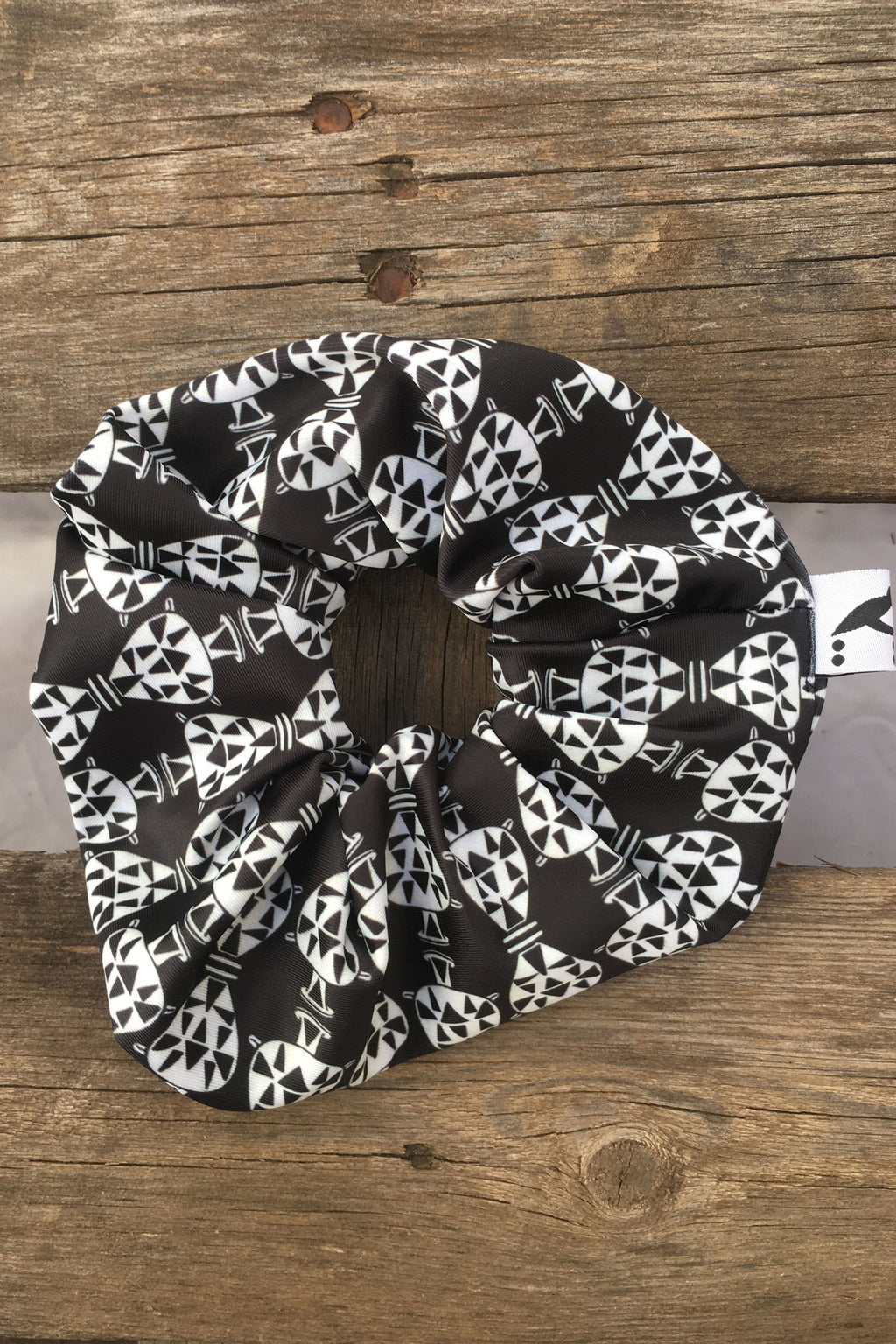 AMFOREAS Black Scrunchie