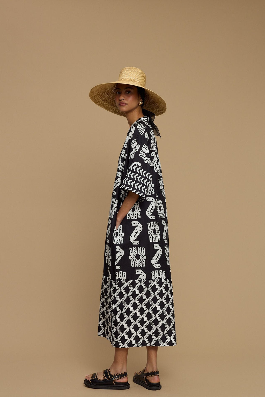 KIMONO POLIAIGOS (NAXOS CUSHION BLACK&WHITE PRINT)