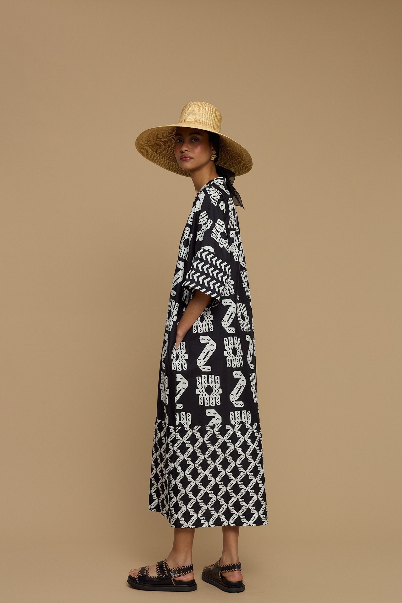 KIMONO POLIAIGOS (NAXOS CUSHION BLACK&WHITE PRINT)