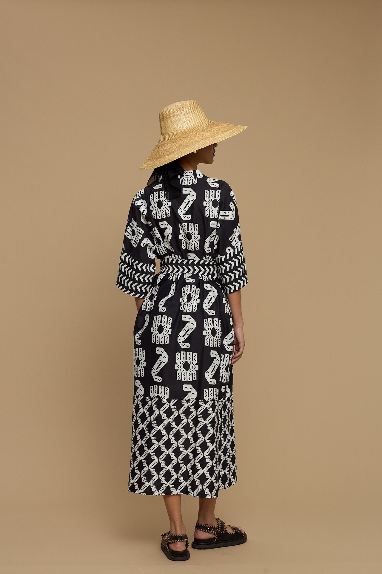 KIMONO POLIAIGOS (NAXOS CUSHION BLACK&WHITE PRINT)