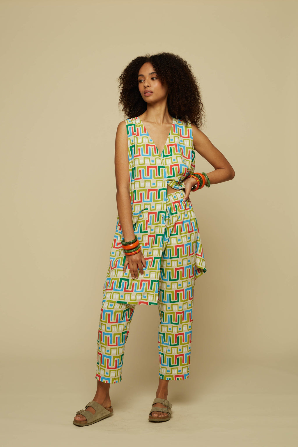 HENIOCHUS PANTS (BEIGE ABSTRACT LABYRINTH PRINT)