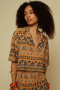 SCHEMA CROP SHIRT (BROWN ABSTRACT GEOMETRY PRINT)