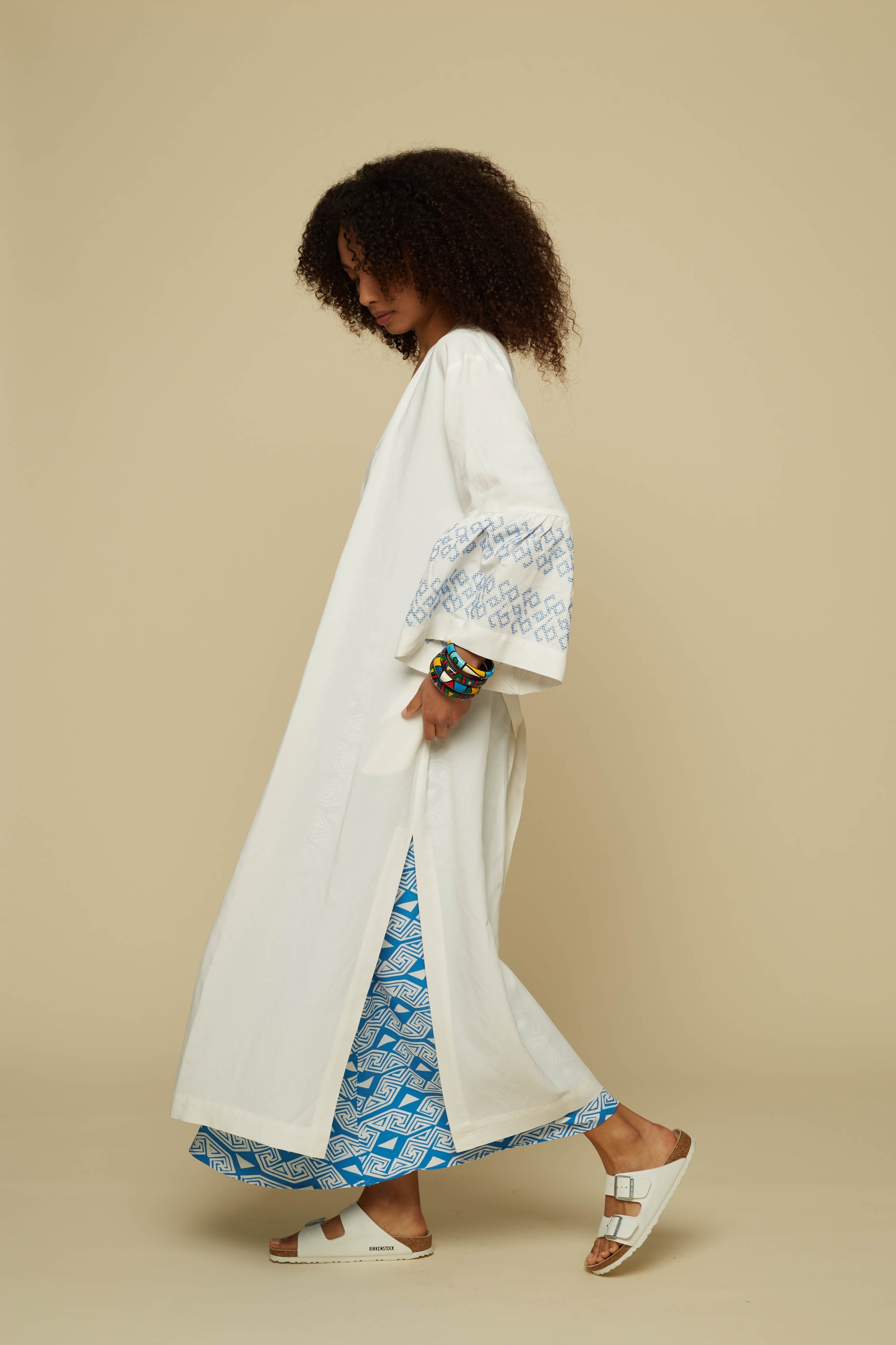 KIMONO ATTICO (WHITE/BLUE EMBROIDERED)