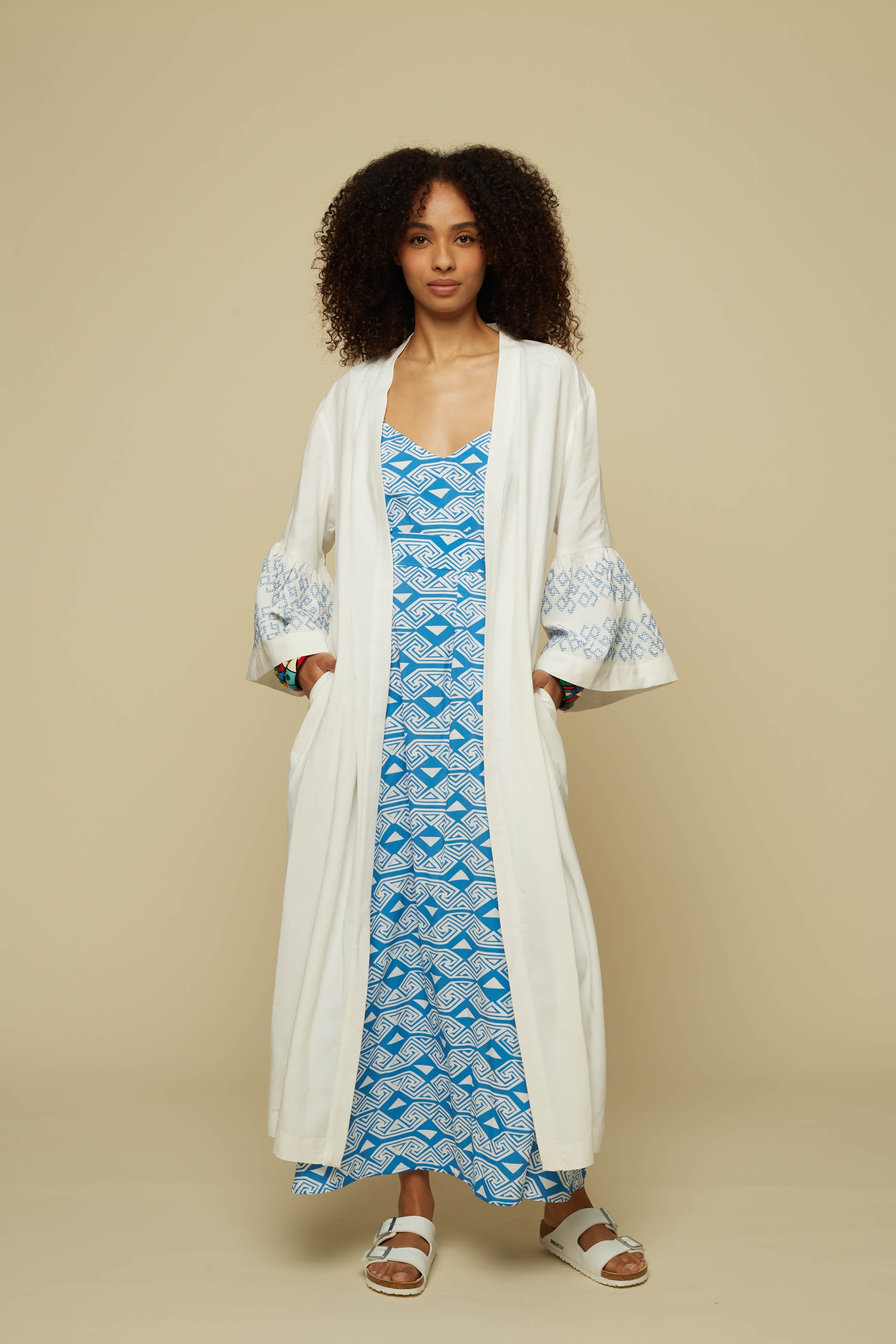 KIMONO ATTICO (WHITE/BLUE EMBROIDERED)