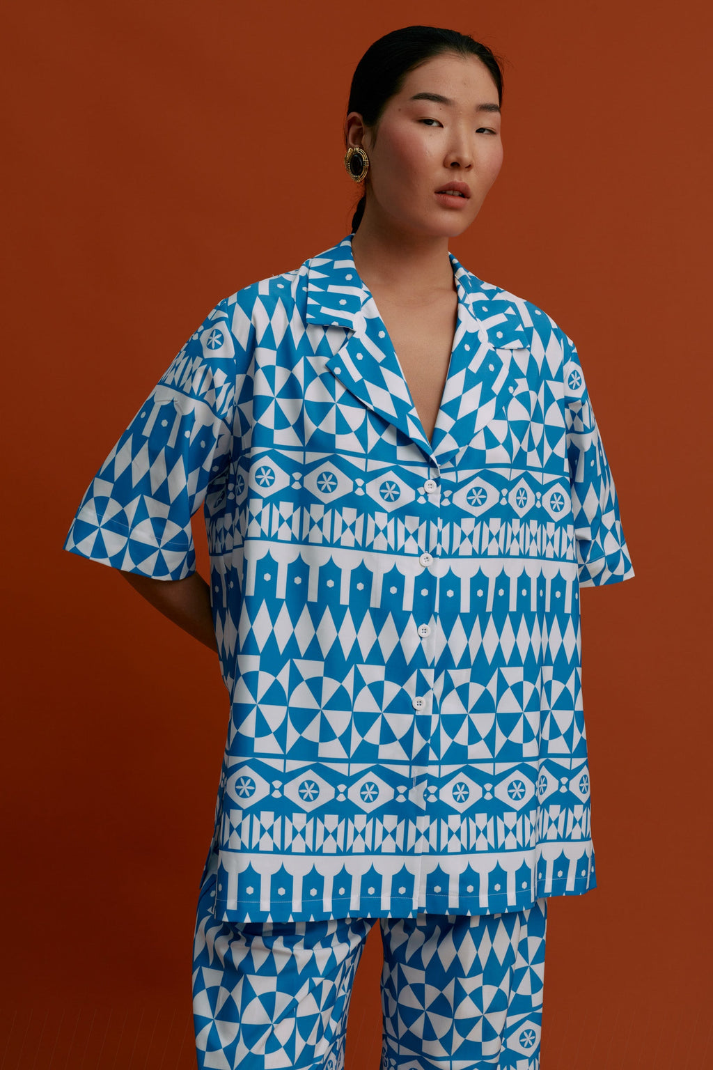 MASTICHOCHORI Shirt (White Motifs Blue)