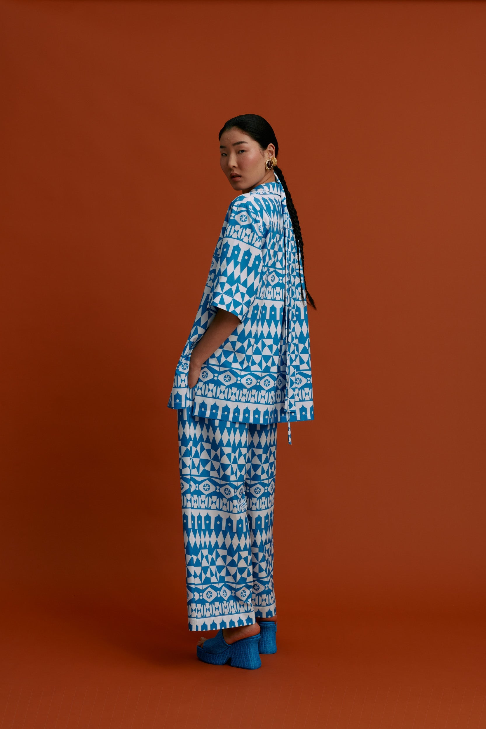 VOLISSOS Pants (White motifs blue)