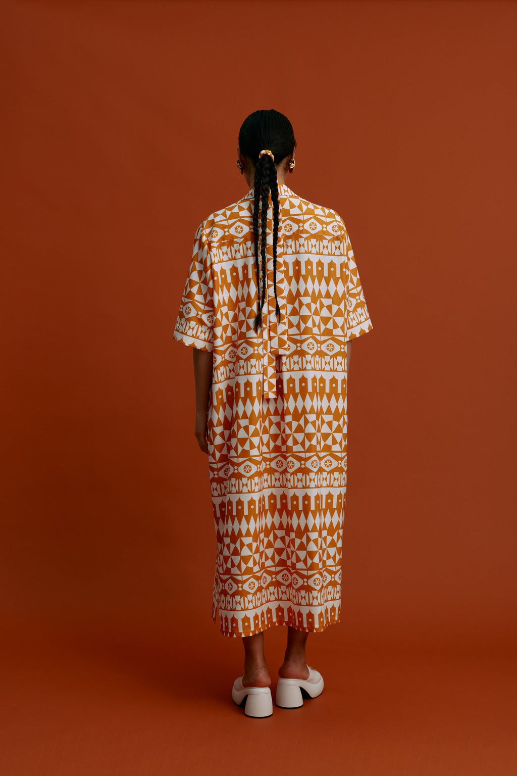 VRONTADOS Maxi Dress (White Motifs Orange)