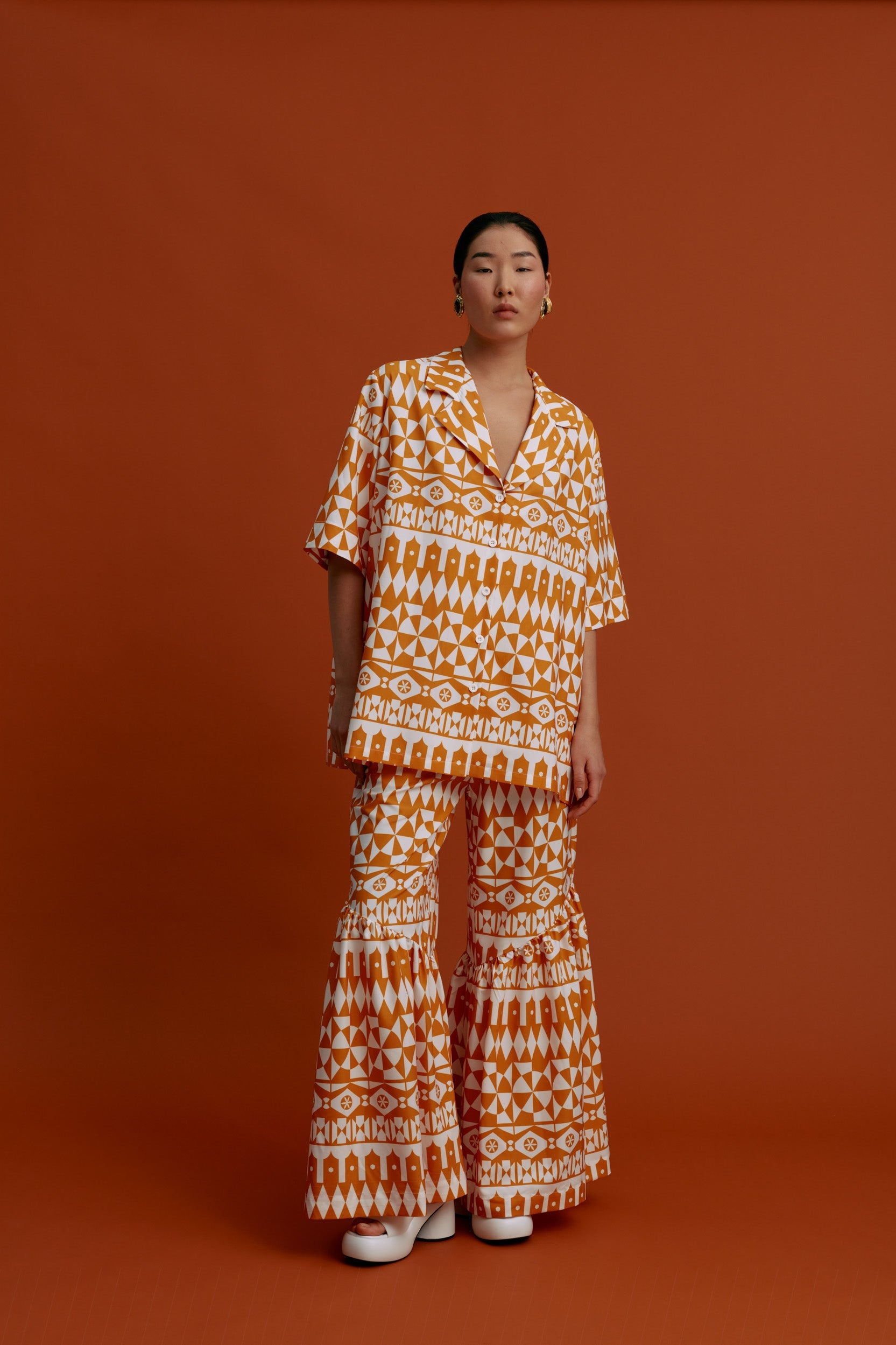 MASTICHOCHORI Shirt (White Motifs Orange)