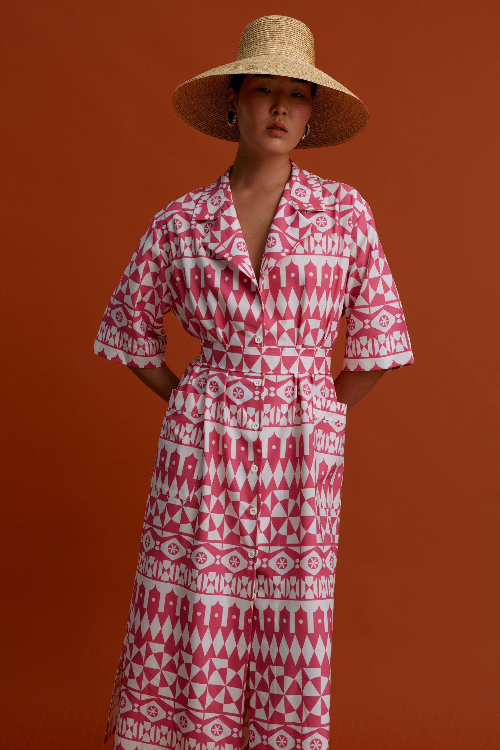 VRONTADOS Maxi Dress (White Motifs Pink)