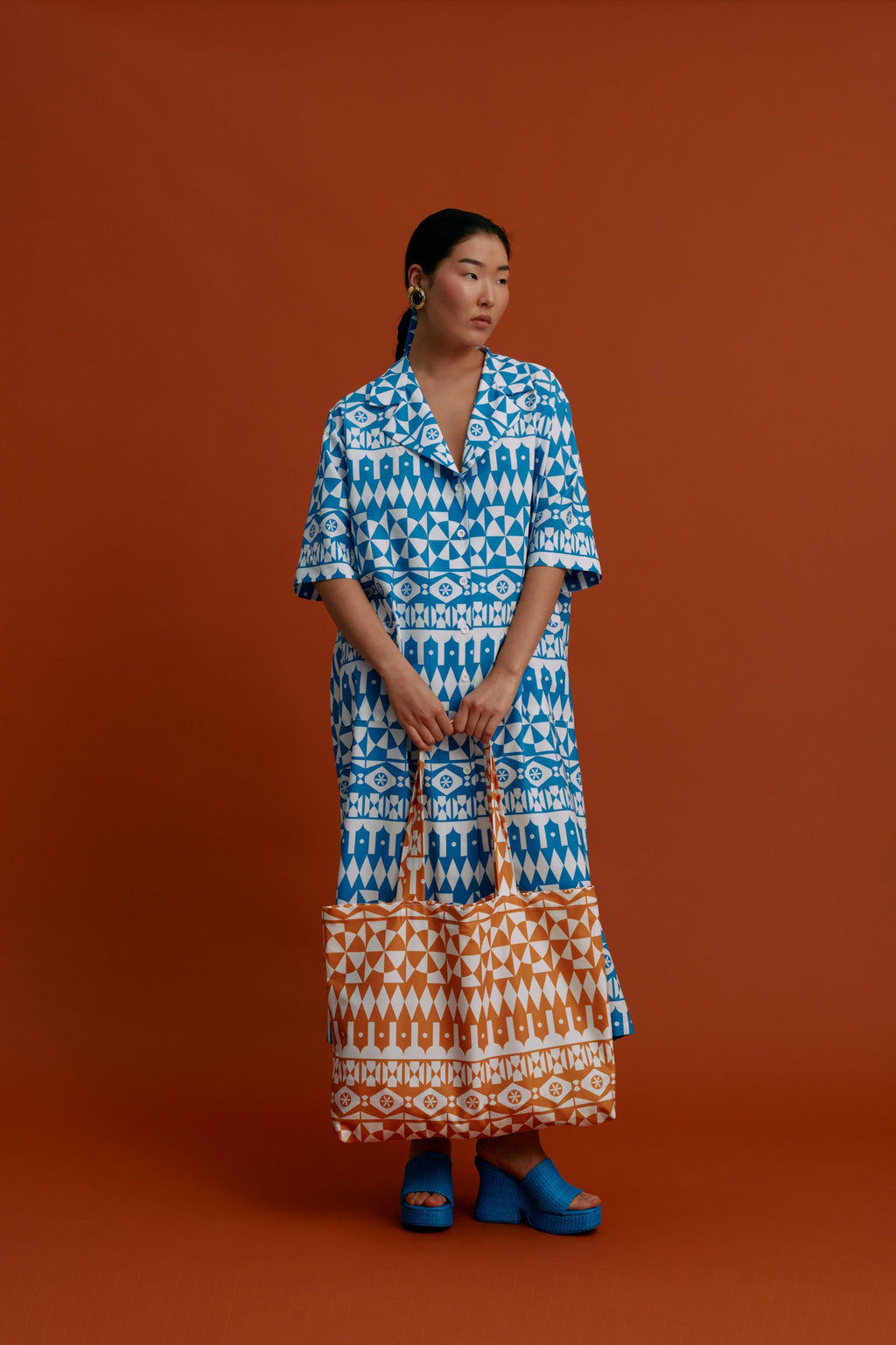 TOTE BAG (Pyrgousika white motifs orange)