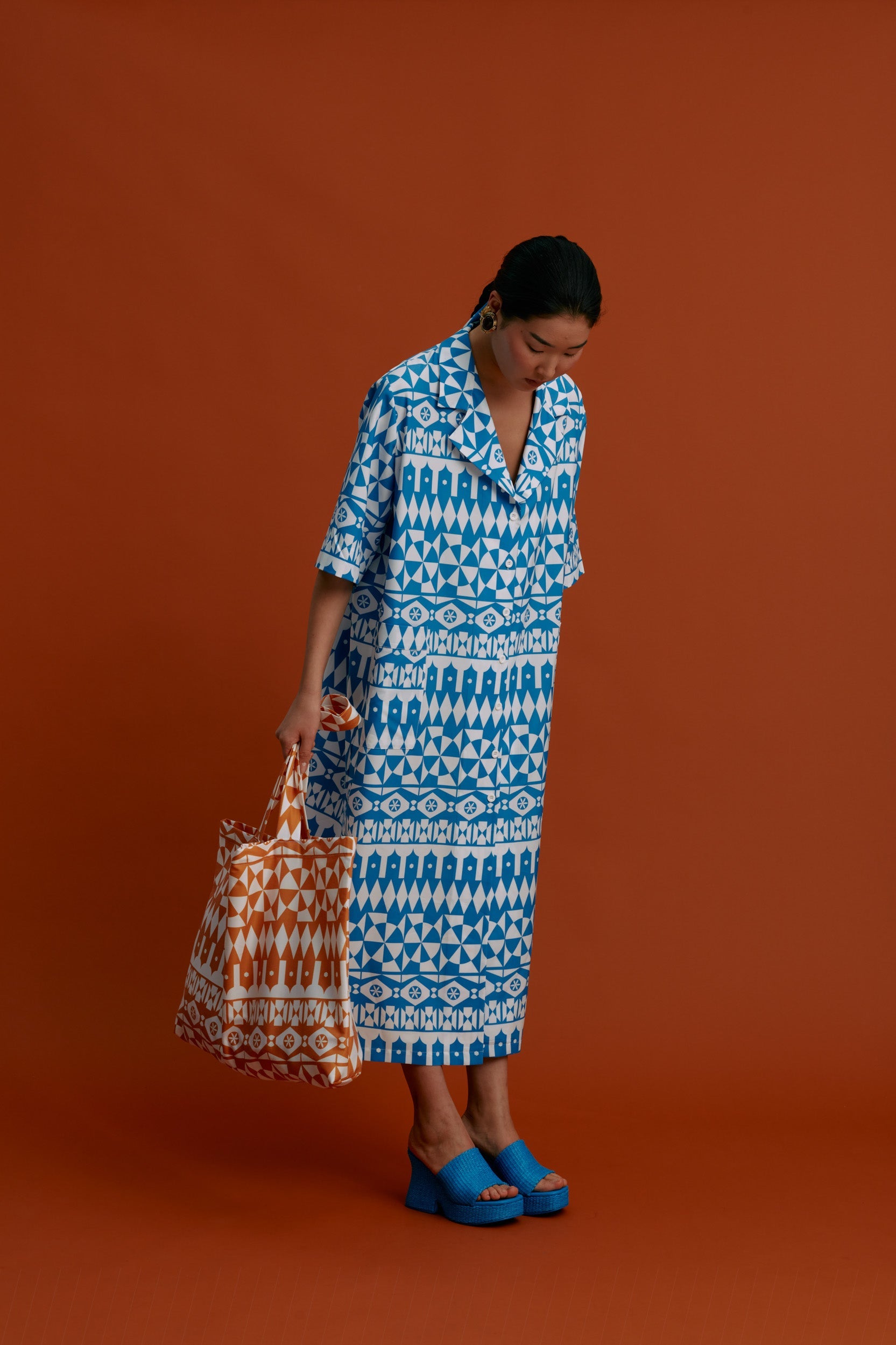 TOTE BAG (Pyrgousika white motifs orange)