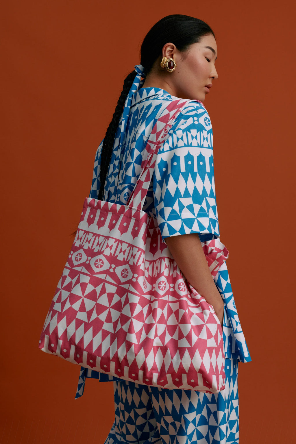 TOTE BAG (Pyrgousika white motifs pink)