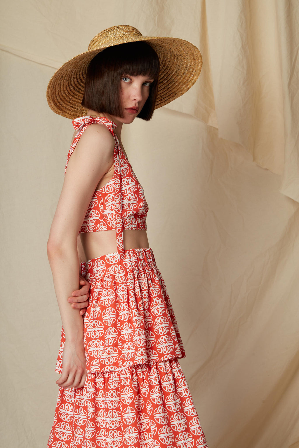 LINARIA CROP TOP (Round Red Print)