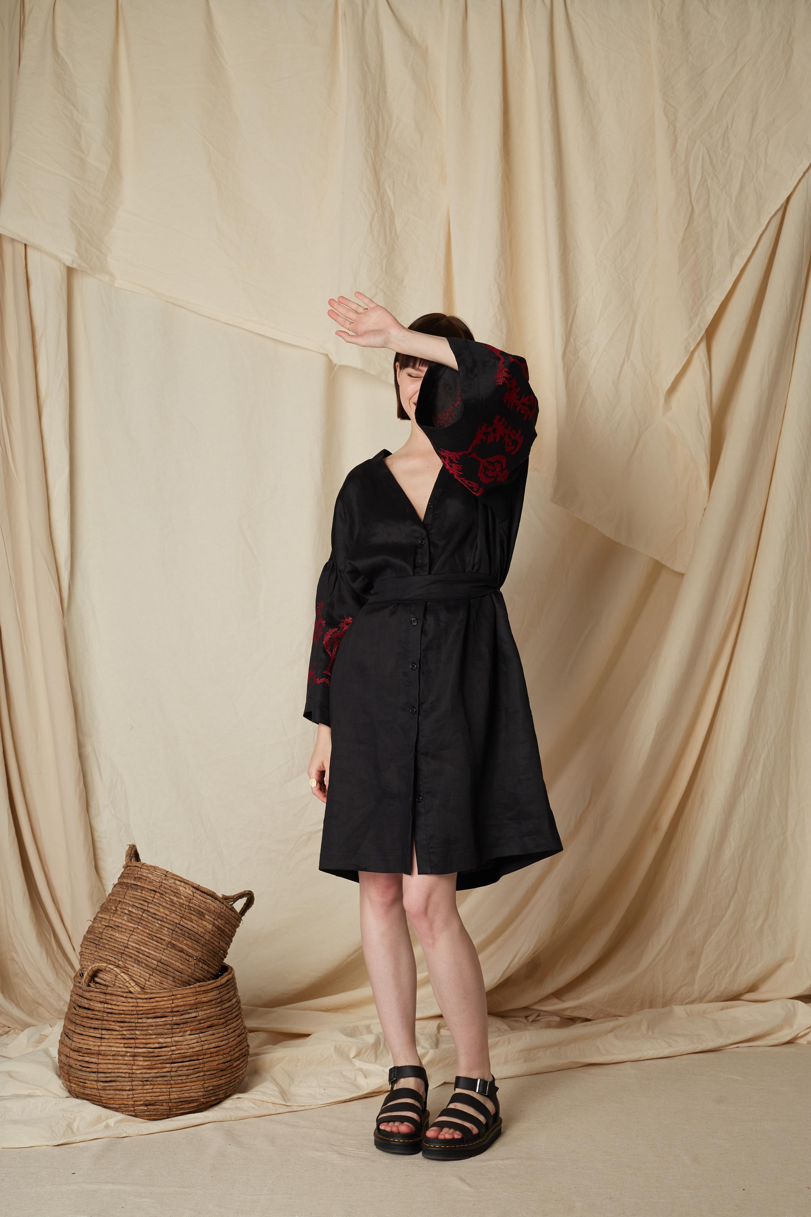 SARAKINO MINI DRESS (Black Linen)