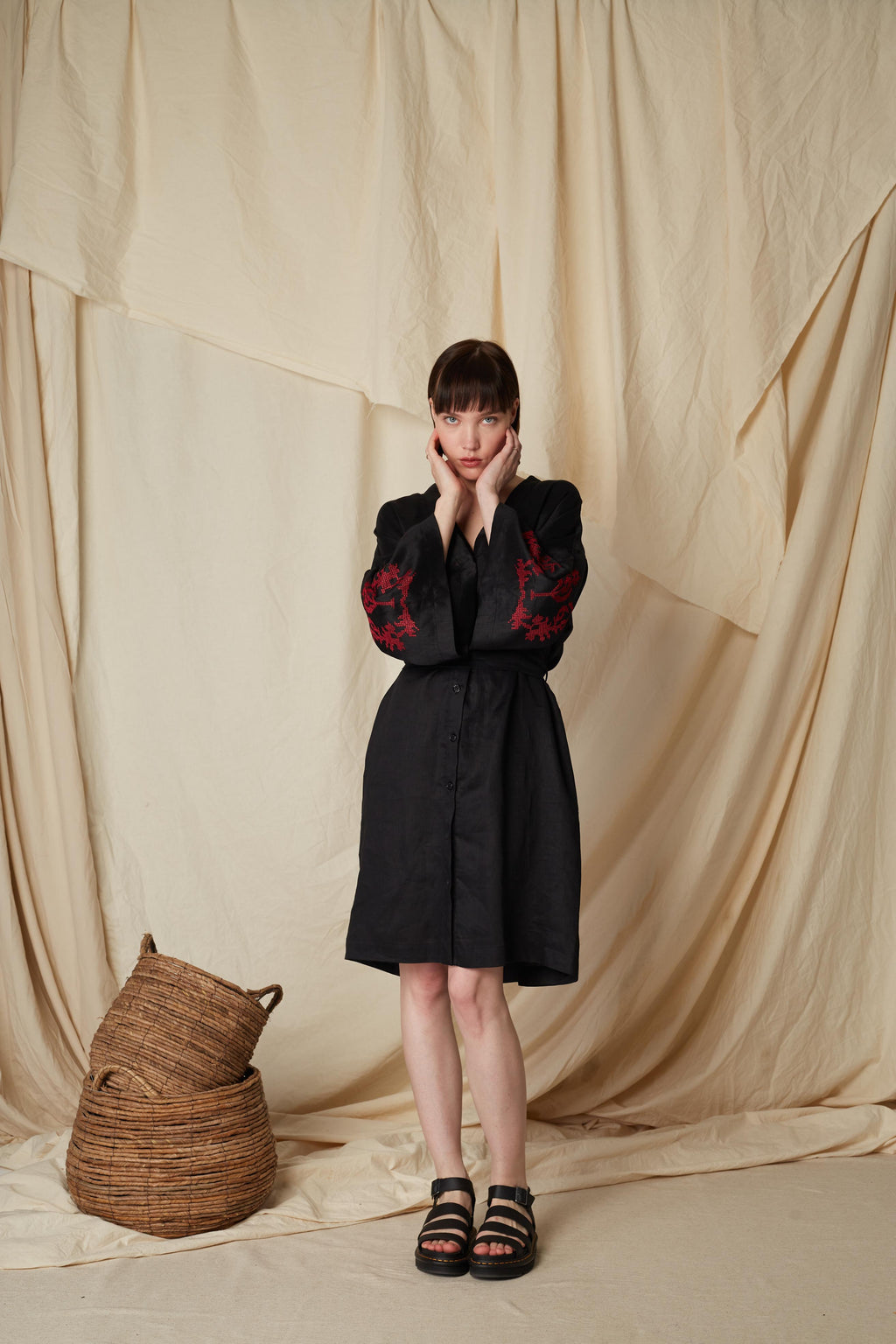 SARAKINO MINI DRESS (Black Linen)