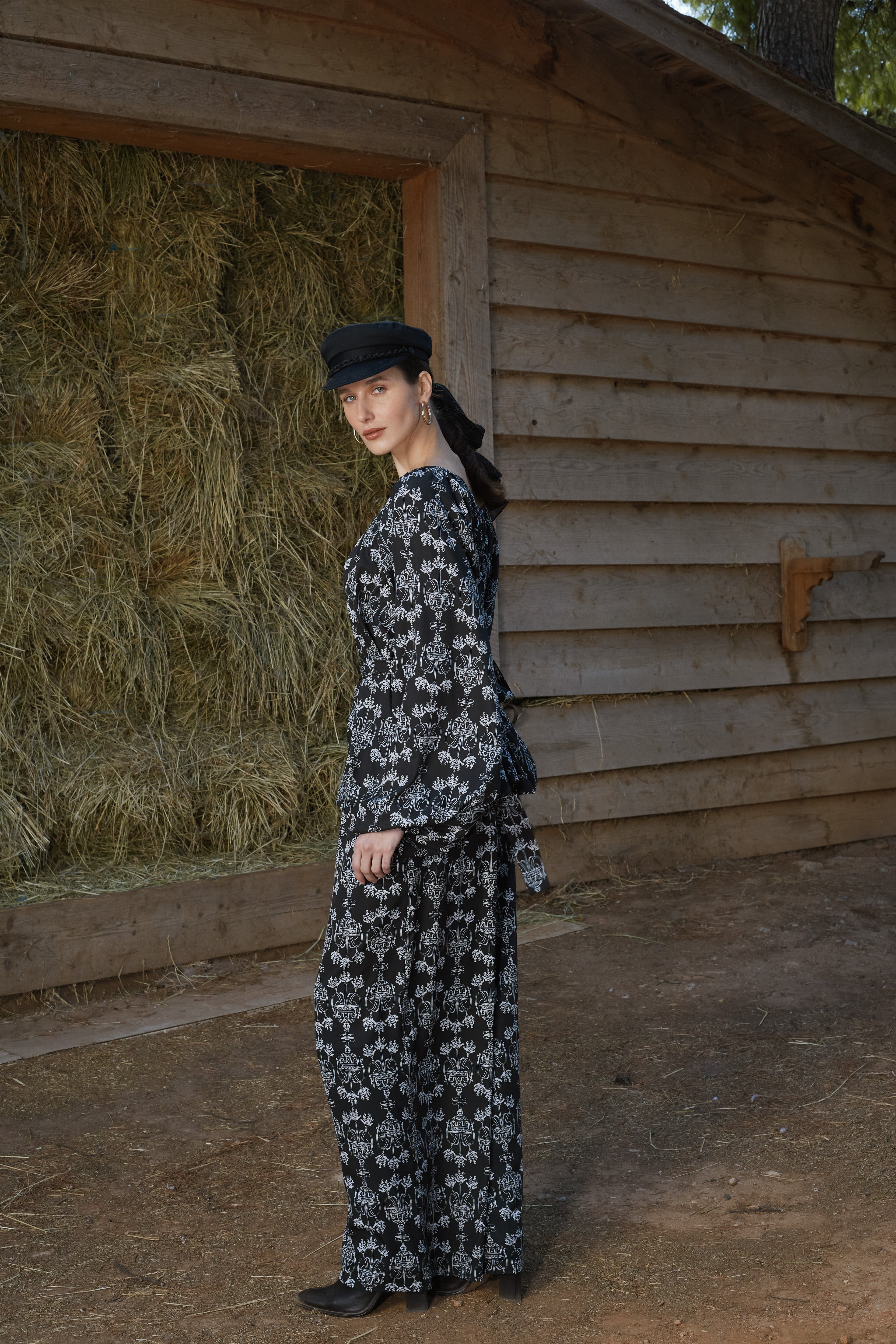 ZEUS PANTS (Black Vase Print)