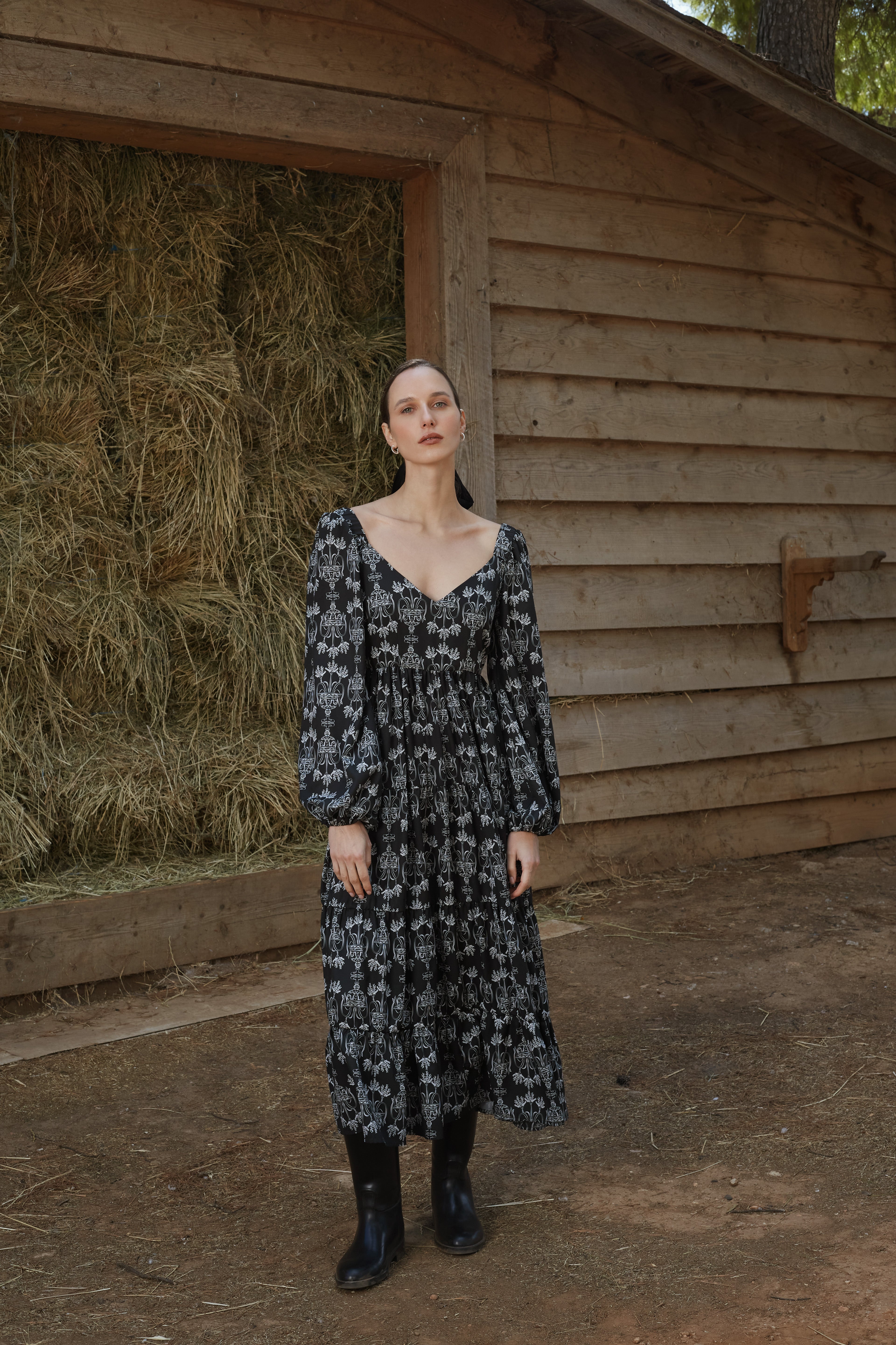 DEMETRA DRESS (Black Vase Print)
