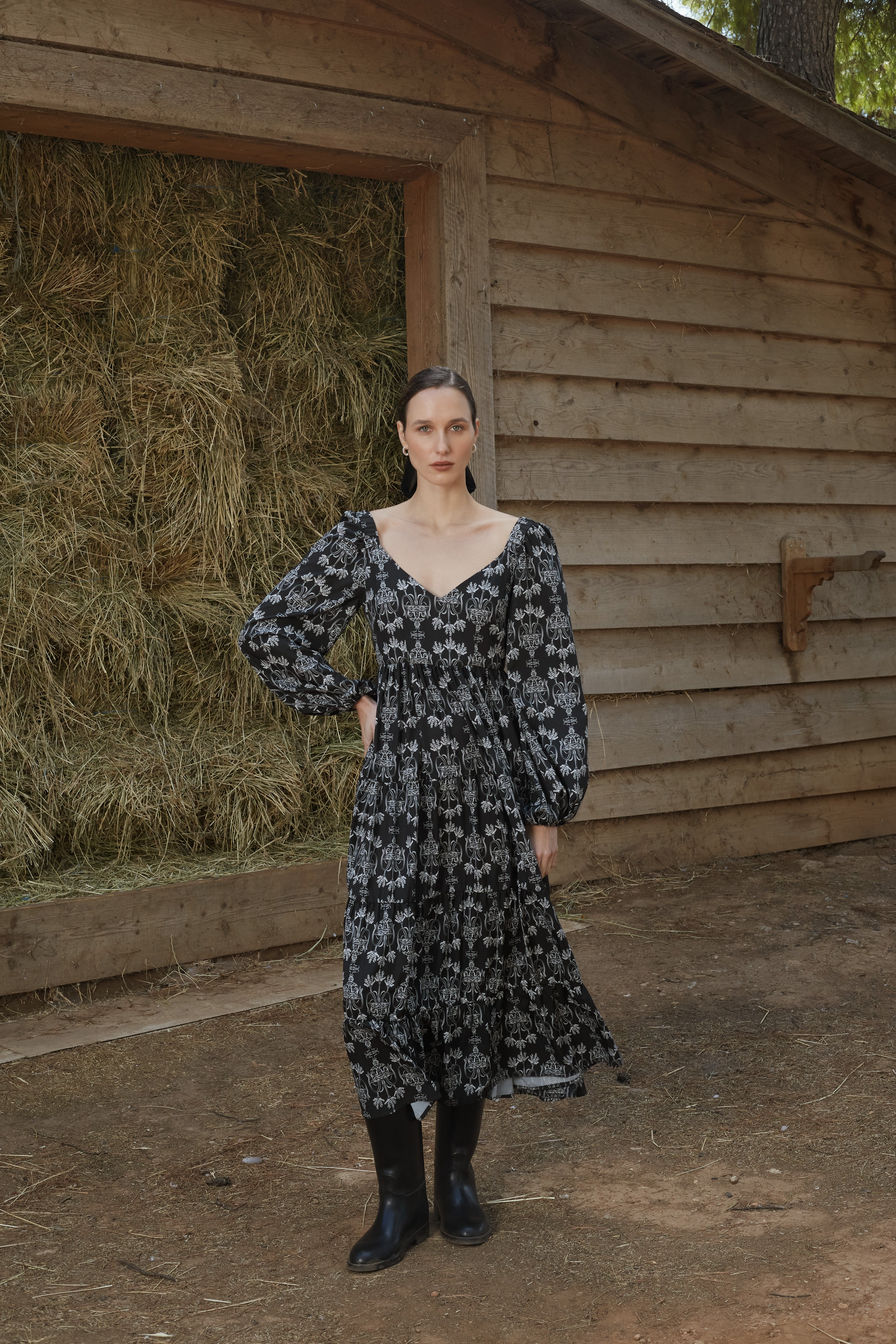 DEMETRA DRESS (Black Vase Print)
