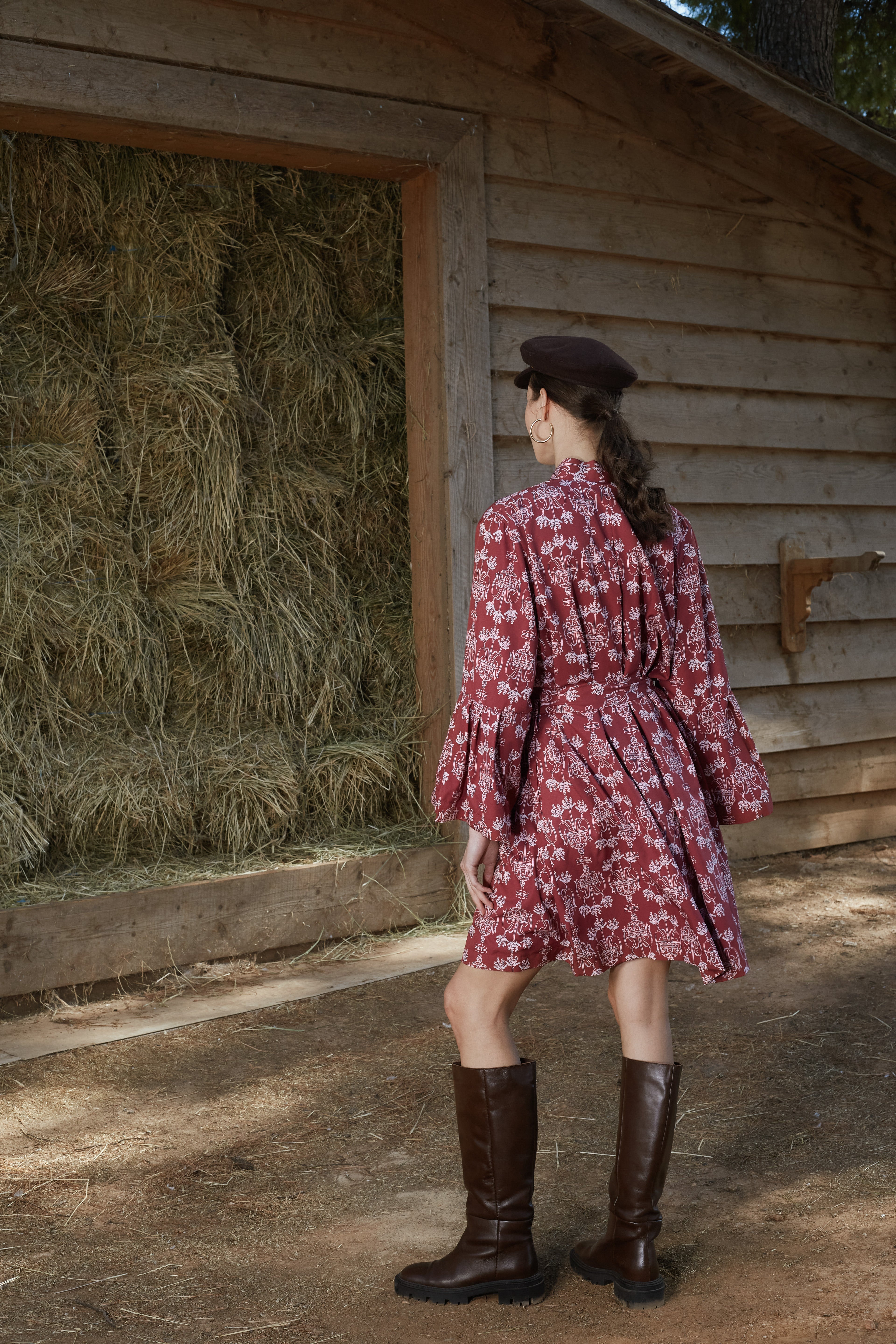 ARETOUSA KIMONO/DRESS (Bordeaux Vase Print)