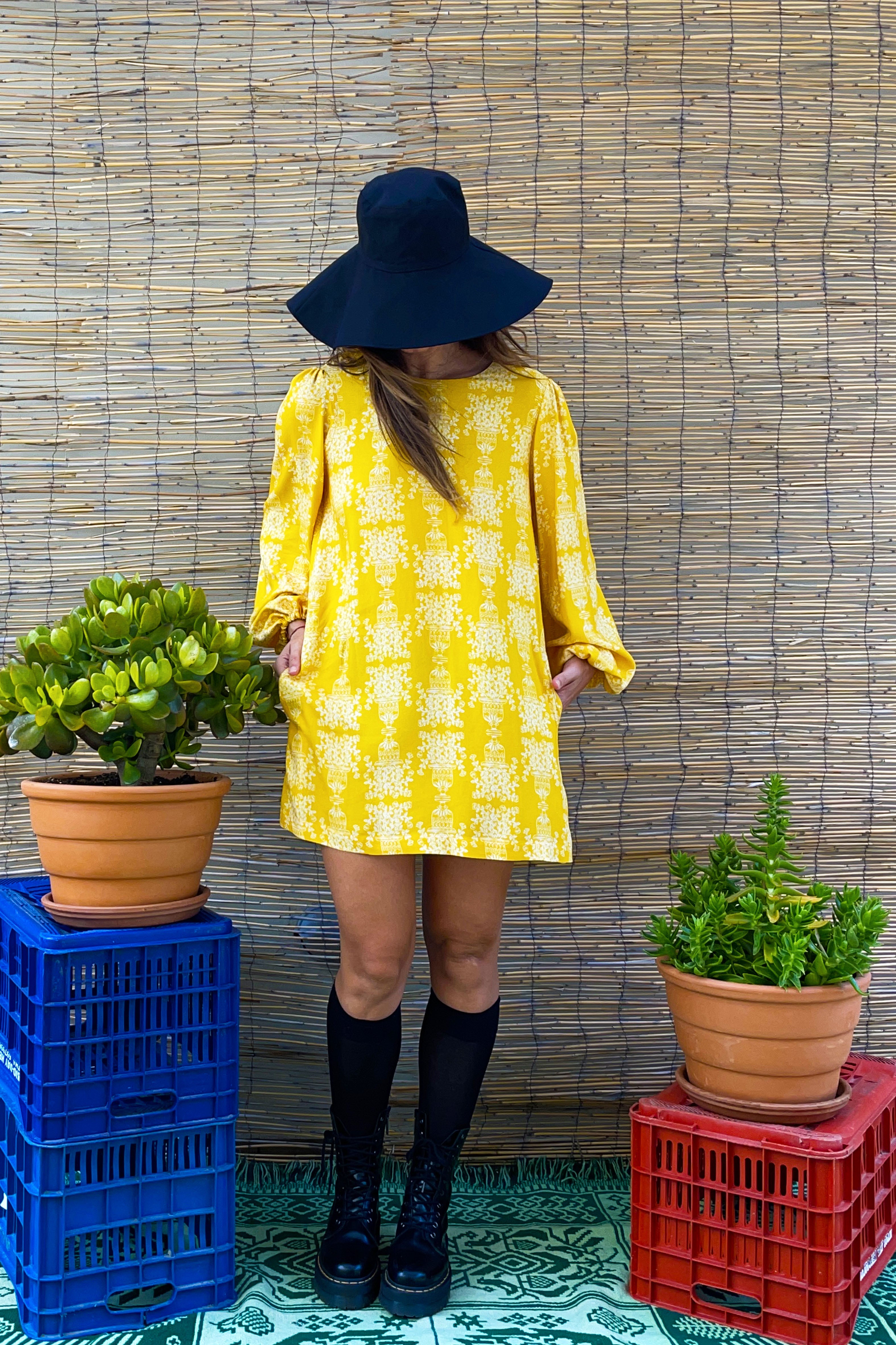 AGIASOS MINI DRESS (Yellow Vase Print)