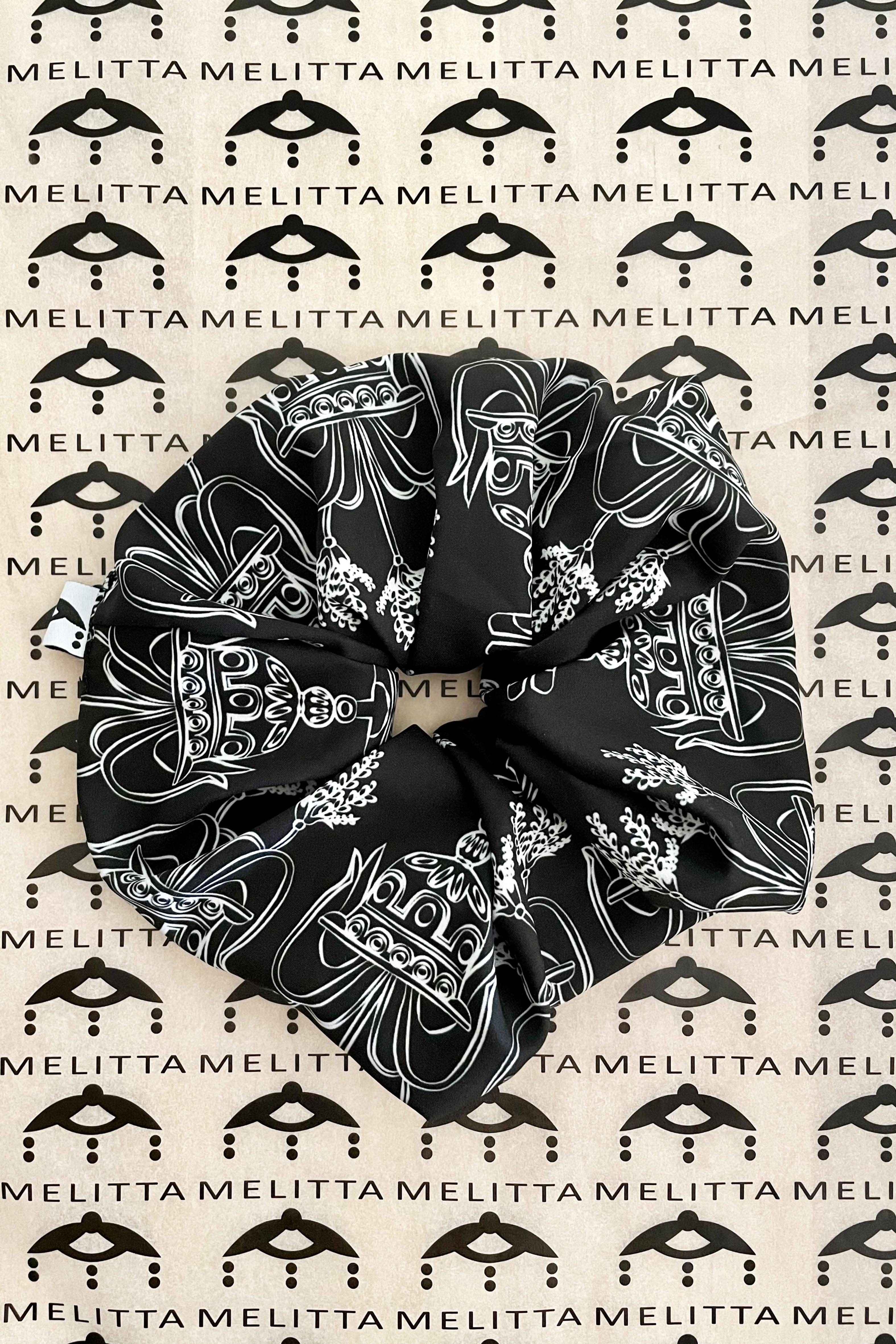 Black Vase Scrunchie (Max Size)